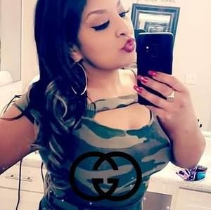 Meet your Posher, Raquel